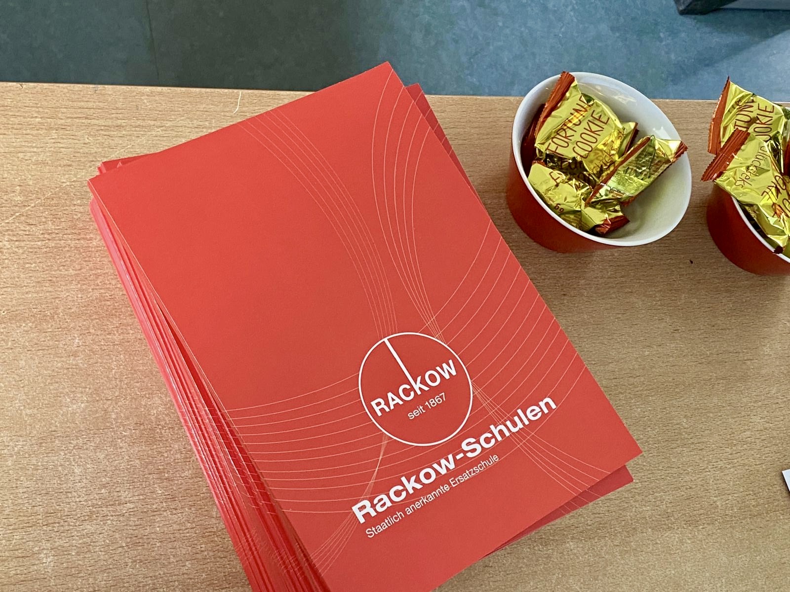 Die Rackow-Schule ist die älteste noch existierende Wirtschafts- und Handelsschule Deutschlands. Sie präsentierte unseren Schülerinnen und Schülern die zahlreichen Möglichkeiten